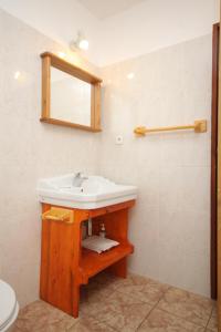 Seaside secluded apartments Cove Karkavac - Scedro, Hvar - 8801