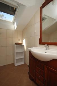 Seaside secluded apartments Cove Karkavac - Scedro, Hvar - 8801