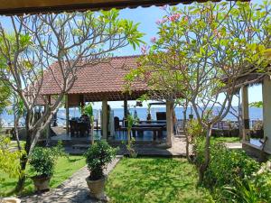 beach side Amed Delem family