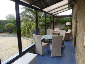 Maisons de vacances Holiday Home in Terenez by the Lively Port : photos des chambres