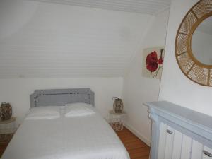 Maisons de vacances Holiday Home in Terenez by the Lively Port : photos des chambres