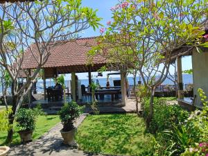 beach side Amed Delem family