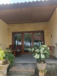 beach side Amed Delem family