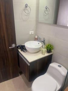 Turquesa - Exclusivo apartaestudio. (Nuevo)