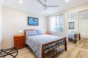The Bay House Shoal Bay huge five bedroom holiday home with WiFi and Foxtel