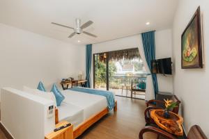 Phòng Deluxe Giường Đôi Có Ban Công (Deluxe Double Room with Balcony)