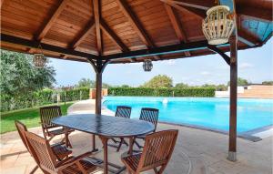 obrázek - Beautiful Home In Pozzallo rg With Outdoor Swimming Pool, 2 Bedrooms And Wifi