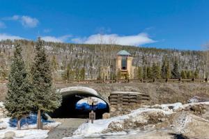 Lakeshore by Summit County Mountain Retreats