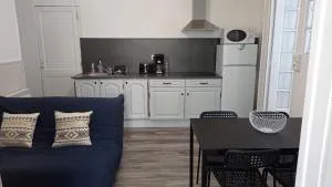 Maison avec jardinet dans un cadre verdoyant - 滨海雅尔