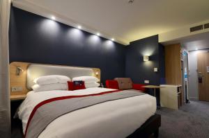 Hotels Holiday Inn Express - Paris - CDG Airport, an IHG Hotel : photos des chambres