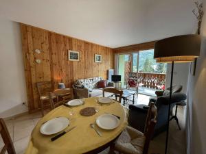 Appartements Appartement Saint-Chaffrey , 3 pieces, 4 personnes - FR-1-330E-115 : photos des chambres