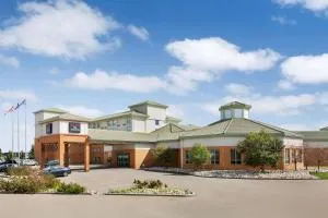 Royal Hotel Edmonton Airport Trademark Collection By Wyndham - Камрось