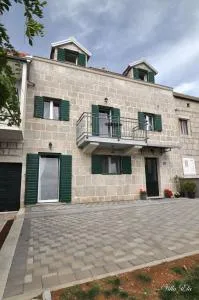 Villa Ela, holiday home with heated pool - Aračići