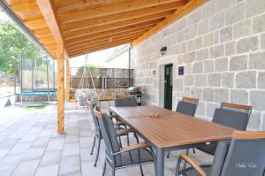 Villa Ela, holiday home with heated pool