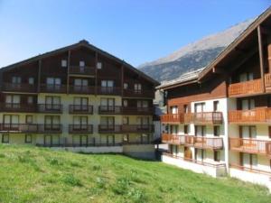 Appartements Appartement Lanslebourg-Mont-Cenis, 3 pieces, 6 personnes - FR-1-508-93 : photos des chambres