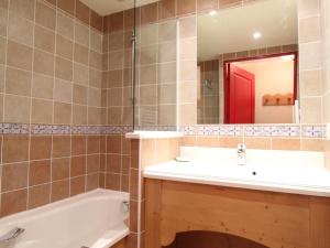 Appartements Appartement 6 personnes, pied des pistes, piscine, parking, WIFI - FR-1-508-105 : photos des chambres