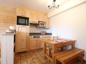 Appartements Appartement cosy 5 pers. a Val Cenis Lanslevillard, proche telecabine et ESF, terrasse, wifi inclus - FR-1-508-131 : photos des chambres