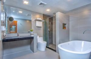 Triton Prestige Seaview and Spa