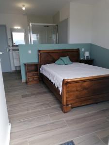 Chambre vue lac av piscine