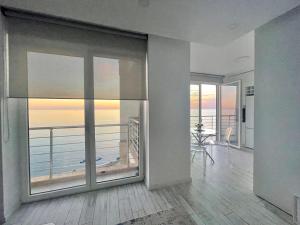 Durres Currila Modern Luxury STUNNING Beach Views