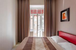 Senator Victory Square