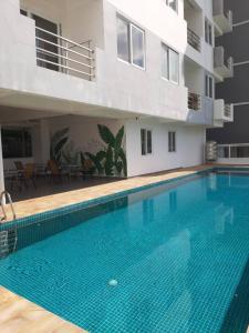Seaview Modern Studio