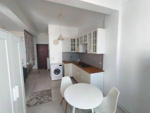 Seaview Modern Studio