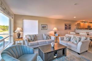 Westport Condo w Saltwater Pool: Steps to Beach!