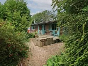 Timbertwig Lodge - Lamphey