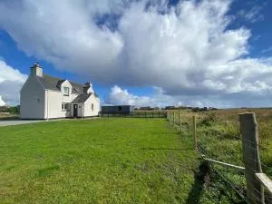 Kinnoull House near Stornoway Hot-Tub Sauna Pet Friendly - Port of Ness