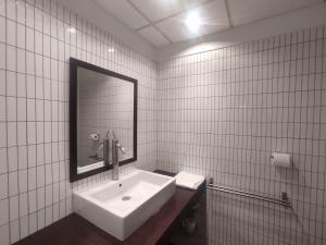 Big room, 20m2, with terrace and ocean view