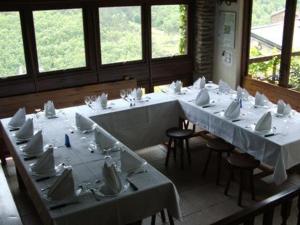 Maisons de vacances Gite paisible au coeur des montagnes a Nohedes : Maison 5 Chambres