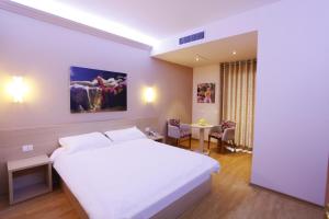 Double Room room in Hotel Green