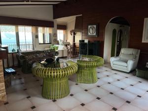 Holiday Home With Unique Views And Private Garden