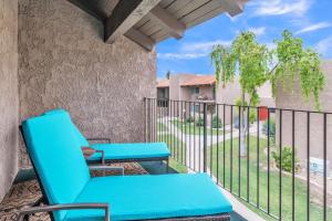 ARIZONA SOUTHWEST DECOR - BETWEEN PHOENIX AND OLD TOWN SCOTTSDALE AT SPENGLER CONDOS condo