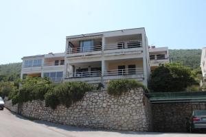 Apartments with parking space Ravni, Labin - 7661