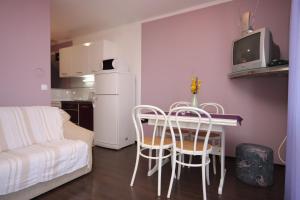 Apartments with parking space Ravni, Labin - 7661