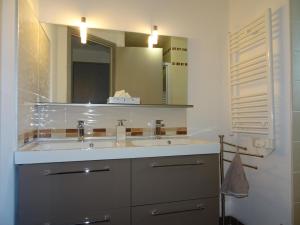 Maison rénovée avec jardin privatif, proche des Sables dOlonne, parking et Wifi inclus - FR-1-426-226