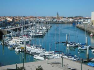 Maisons de vacances Gite Les Sables-d'Olonne, 3 pieces, 4 personnes - FR-1-426-226 : photos des chambres