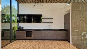 Villa Obsidian, sea view and walk to Choeng Mon beach