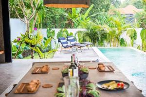 Modern Edgy Sophisticated Base, close to- 2BR Villa