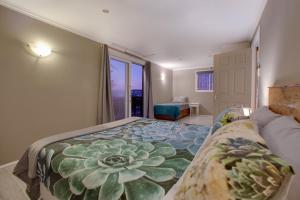 Top Decks Knysna SC - Lovely Ocean Views!