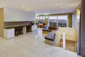 Top Decks Knysna SC - Lovely Ocean Views!