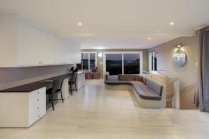 Top Decks Knysna SC - Lovely Ocean Views!