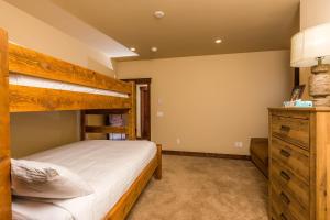 Alders by Summit County Mountain Retreats