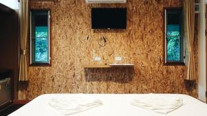 Nua Tone Resort Bang Tao & Cafe