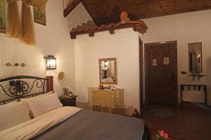 Chateaux Constantin Agistro