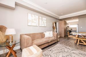 Luxury 3 bedroom, 3 bathroom Top floor Beachfront, Big Bay, 67 Bona view