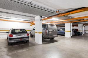 Sunny and Central 3-Bedroom Penthouse with Garage