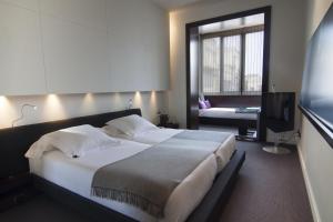Double Room with Extra Bed room in Sixtytwo Hotel